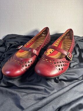 Chickadee Flats by Nurture in Ferrari Red. Size 10 Medium width